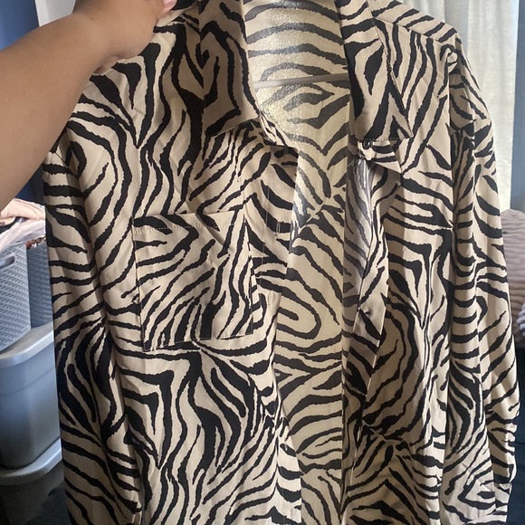 Zebra Blouse - Picture 6 of 7